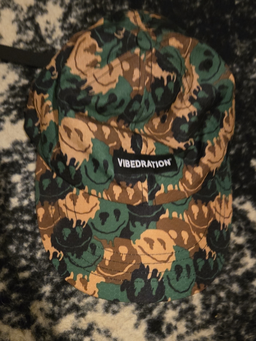 VIBEDRATION Camo Smiley Cap in Green and Brown